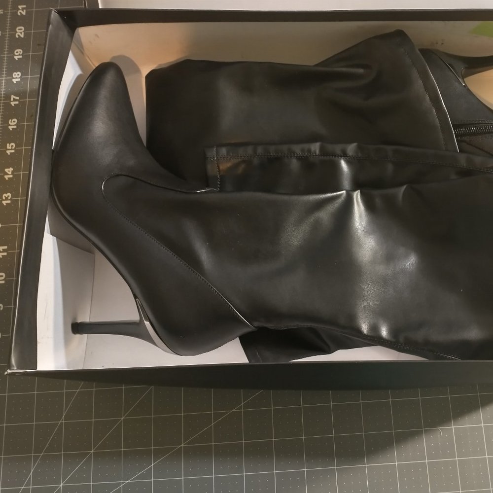 Nina Shoes size 8.5 us black thigh high 4 inch high heels